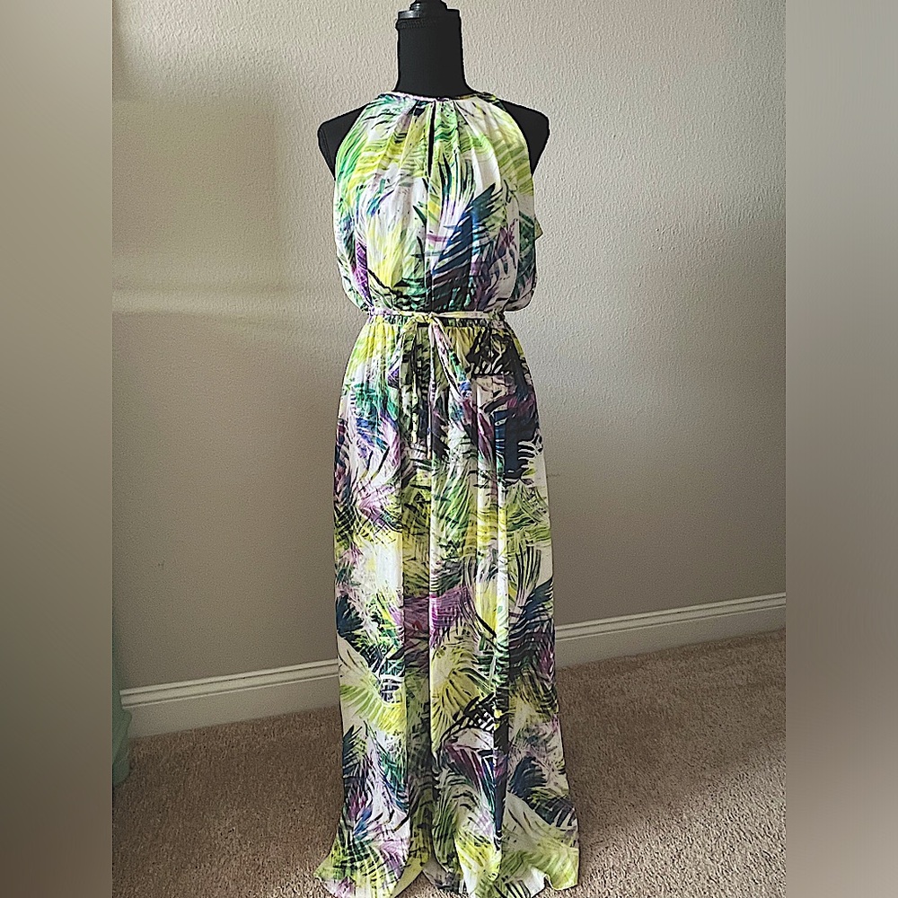 JENNIFER LOPEZ KEYHOLE CUT OUT DRESS - MAXI